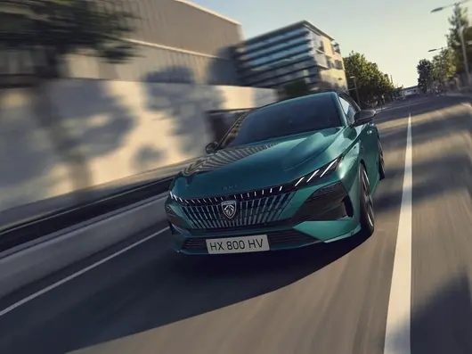 Светлина, елегантност и характер: новият облик на PEUGEOT 308 И 308 SW