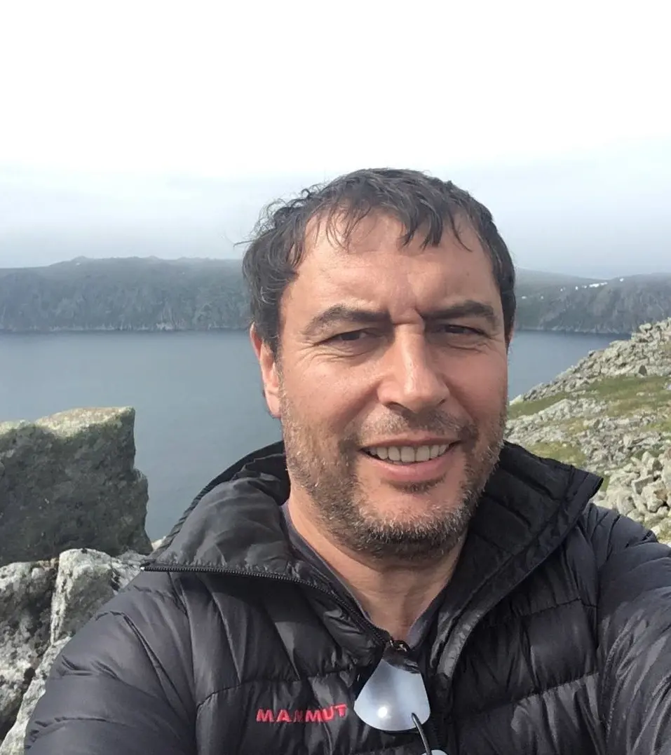 Кой е човекът, платил полета на Навални: Филантроп или син, харчещ парите на баща си?