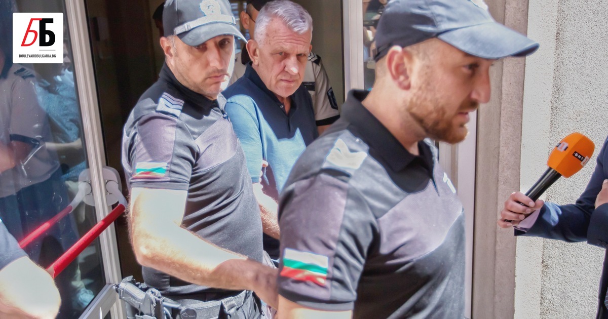 Съдът ще се произнесе дали да остави постоянно в ареста