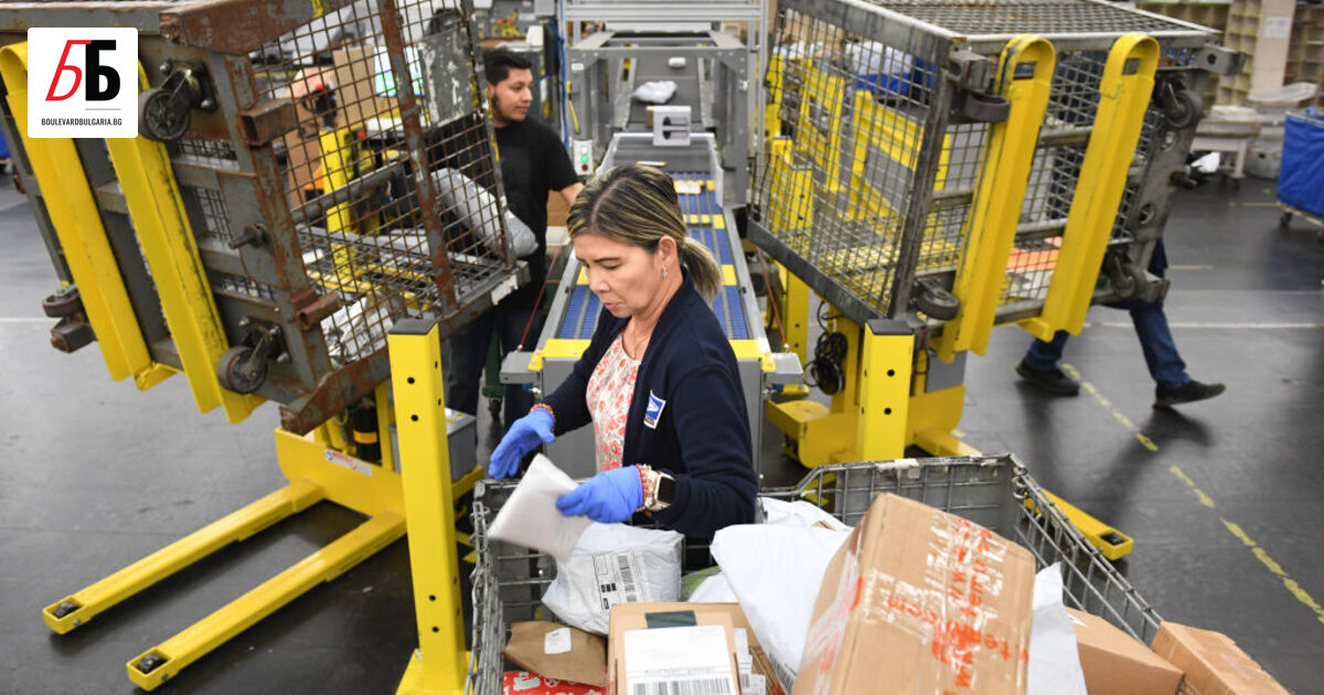 САЩ започва прилагането на нови вносни мита върху малките пратки,