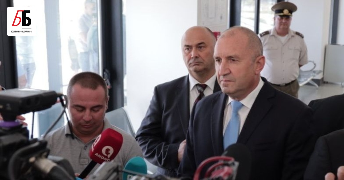 Президентът Румен Радев обяви, че няма да приеме номинацията за