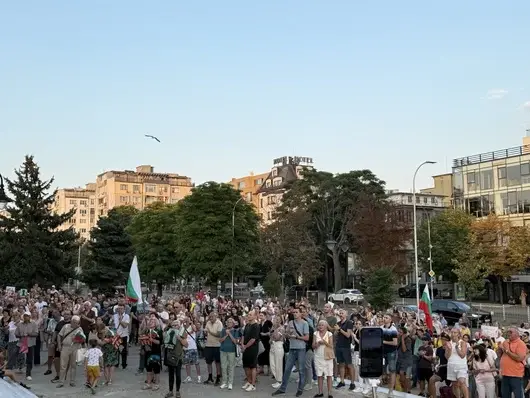 Варненци излязоха на седми протест в защита на кмета Благомир Коцев