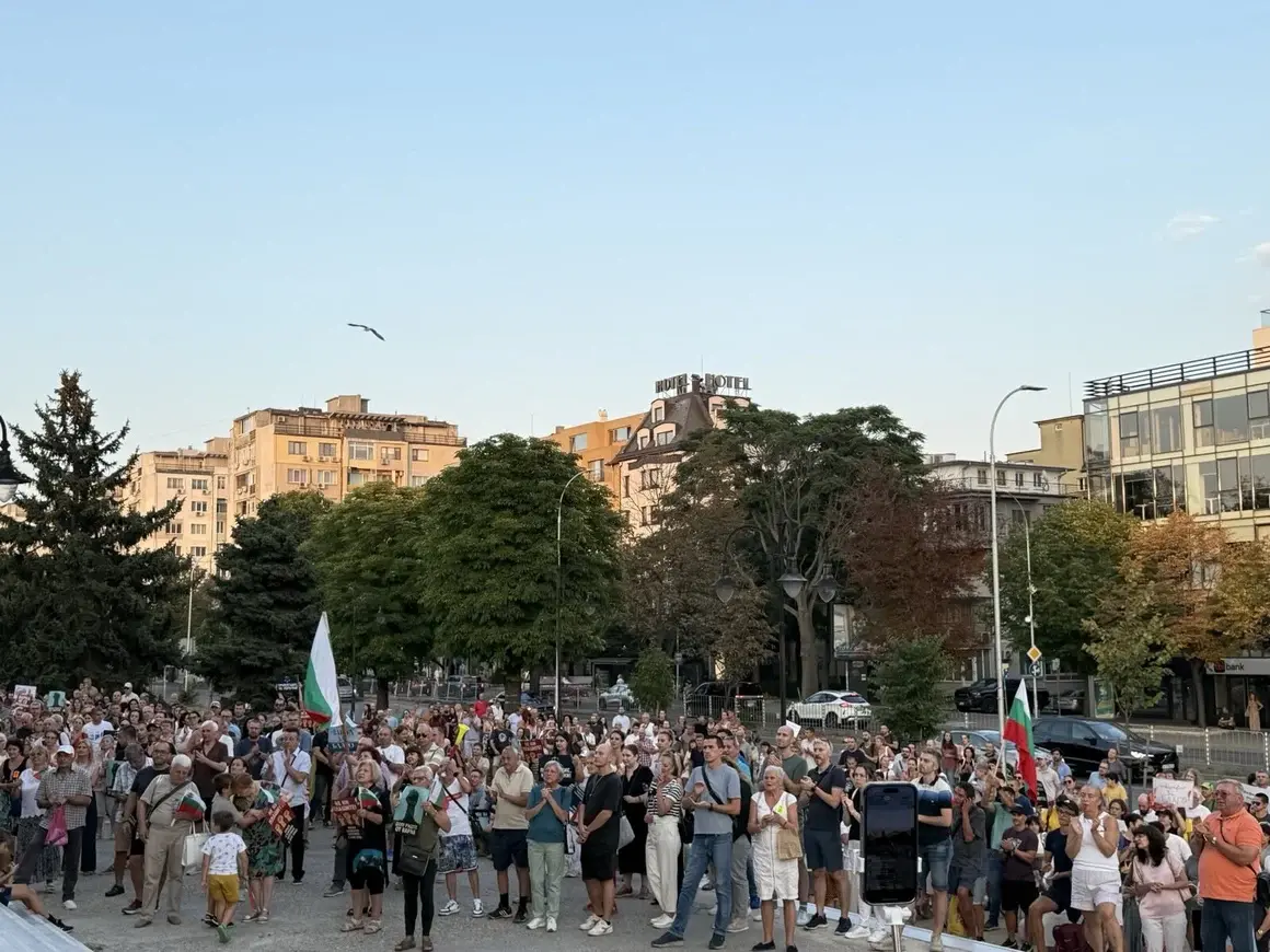Варненци излязоха на седми протест в защита на кмета Благомир Коцев