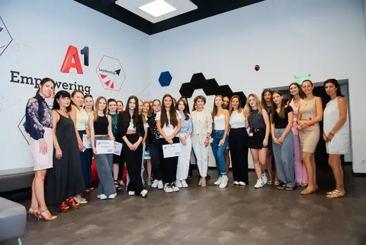 Второто издание на A1 STEMfem Junior завърши успешно с 45 млади момичета и подкрепата на силна менторска общност