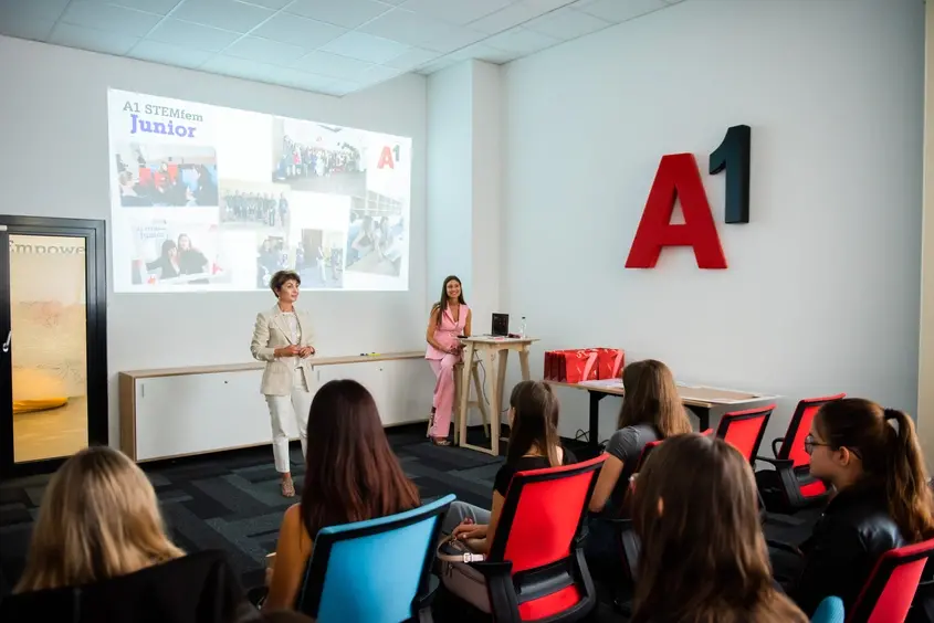 A1 StemfemJunior