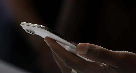 Apple представи най-тънкия iPhone досега