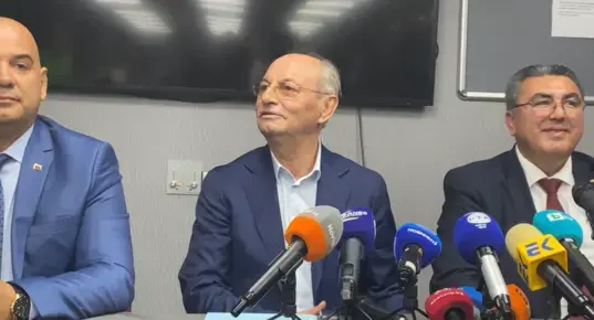 Ахмед Доган: Жив съм, здрав съм, започваме нова партия
