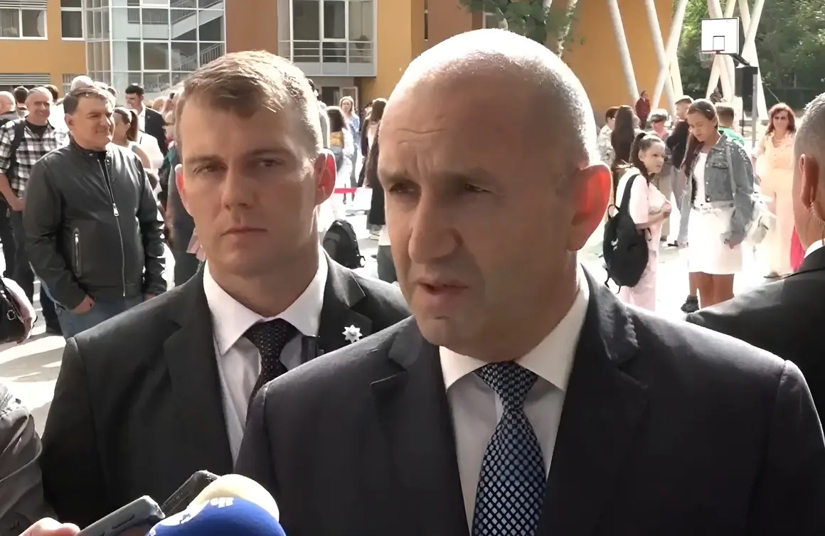 Радев поиска служебен автопарк за Президентството, ако отнемат транспорта от НСО