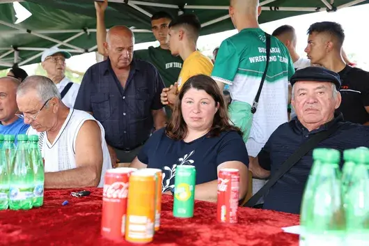 Вместо на Световното с националния отбор, Станка Златева отиде на народни борби в село Факия