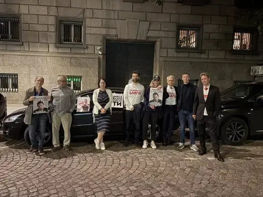 ПП прати Борисов и Пеевски да ходят пеша - барикадира паркинга на парламента