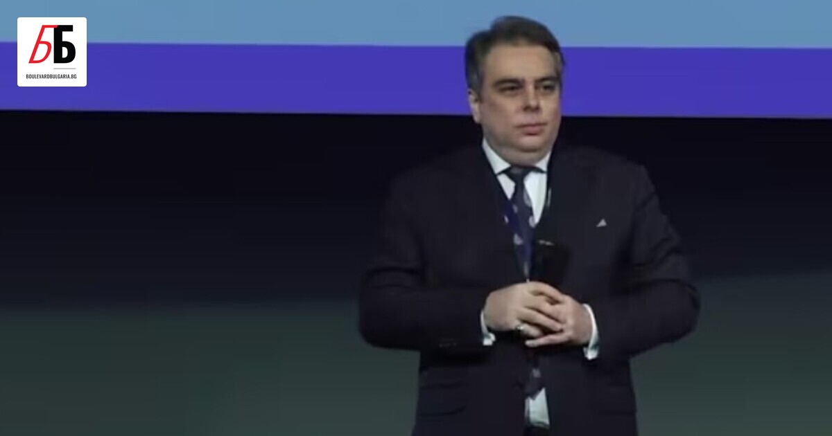 Председателят на Продължаваме промянатаАсен Василев отхвърли вероятността ПП-ДБ да управлява