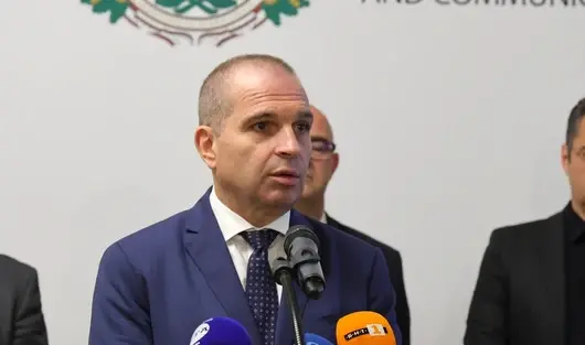 Четирима служители на ДАИ ще бъдат уволнени заради скандала с подкупи на хора от екипа на Роби Уилямс