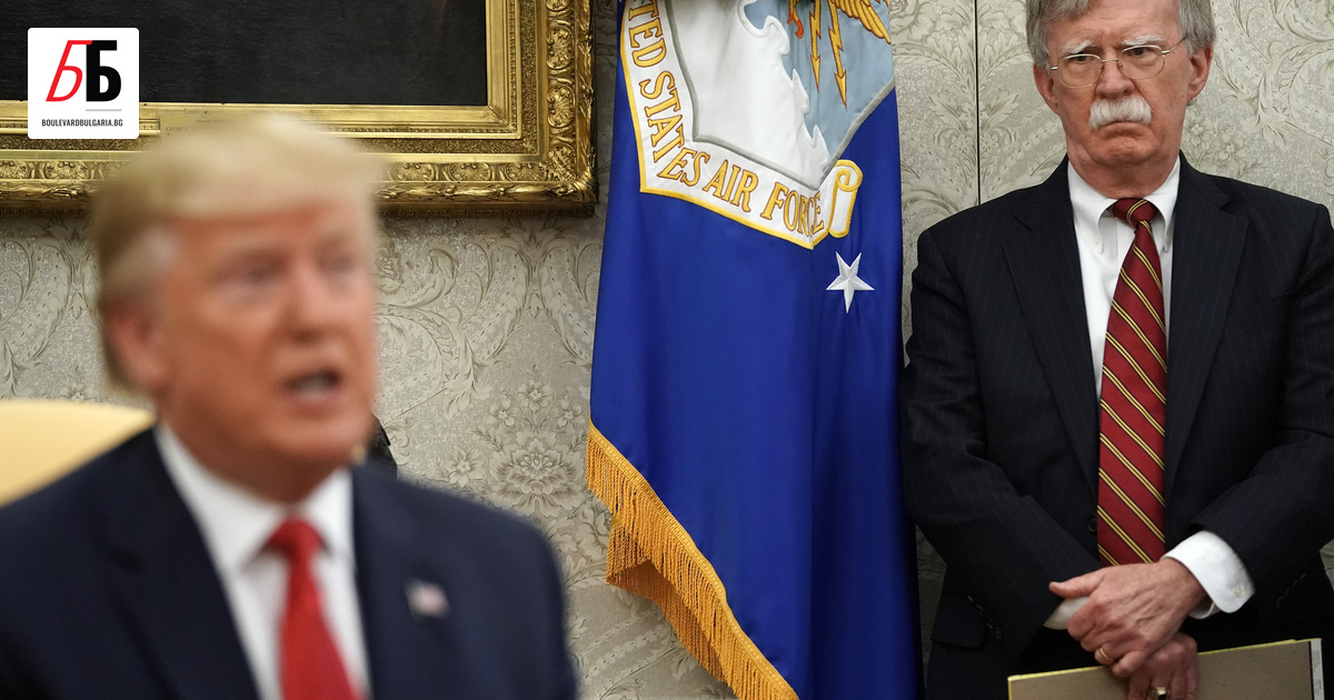 ФБР е организирало акция в дома на Джон Болтън -