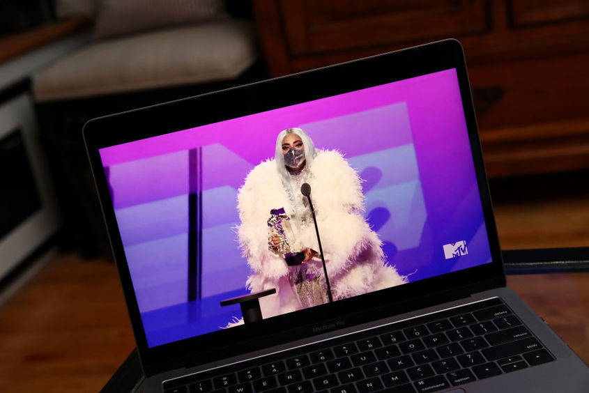 Наградите на MTV: Триумф на Лейди Гага в странна церемония без зрители