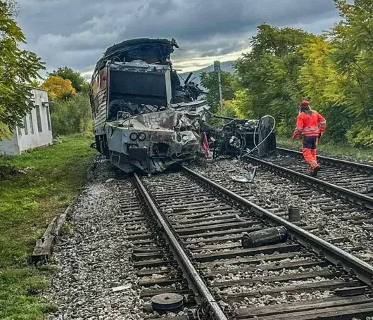 Челен сблъсък между два експресни влака в Словакия, десетки са пострадали