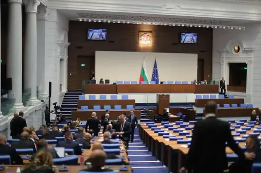 Парламентът и правителството спряха работа след речта на Бойко Борисов (обновена)