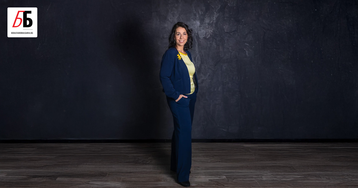 Златина Михайлова е консултант и обучител с над 20 години