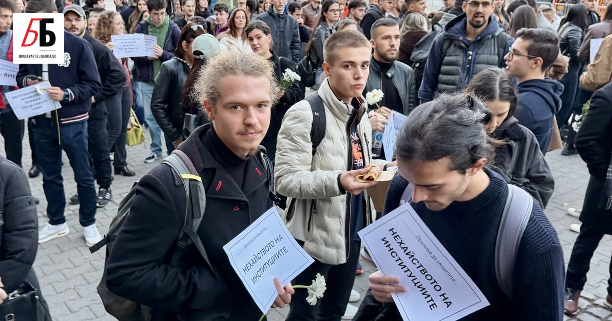 Специалистите по здравни грижи - медицински сестри, акушерки, фелдшери и