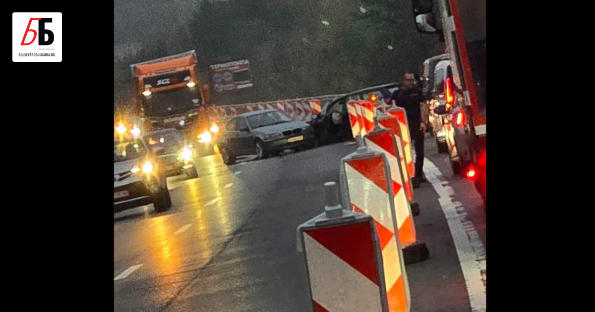 Верижна катастрофа с три коли блокира движението по АМ Тракия