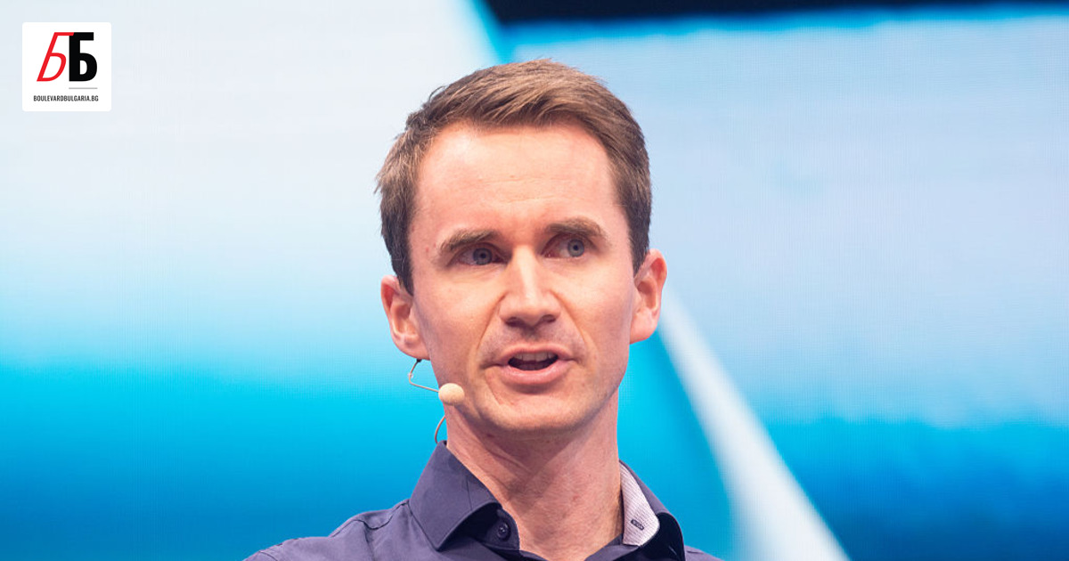 Използването на Outlook, Teams и WhatsApp едновременно е като гледане