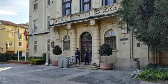 Полиция влезе в общината в Пловдив