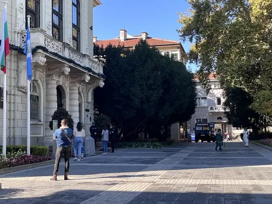 Полиция влезе в общината в Пловдив