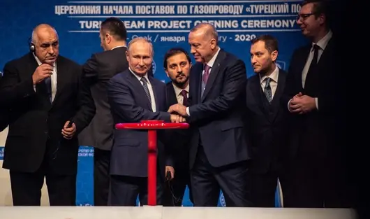 EС спира руския газ по “Турски поток” с обща забрана за внос и транзит от Русия