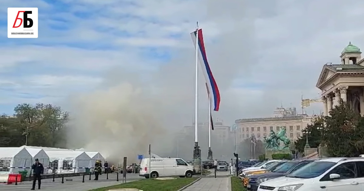 Стрелба и пожар пред Скупщината на Сърбия предизвикаха паника в