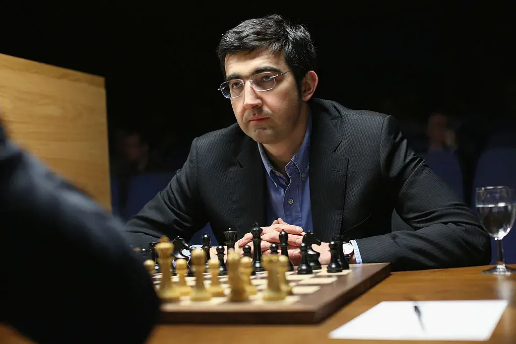 След смъртта на Даниел Народицки – FIDE разследва Владимир Крамник заради обвинения в тормоз