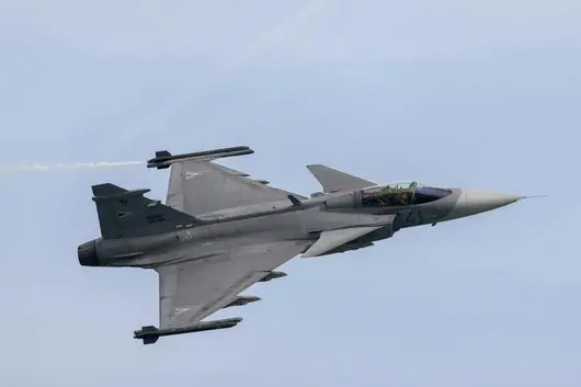 Украйна и Швеция подписаха сделка за 150 изтребителя Gripen за Киев