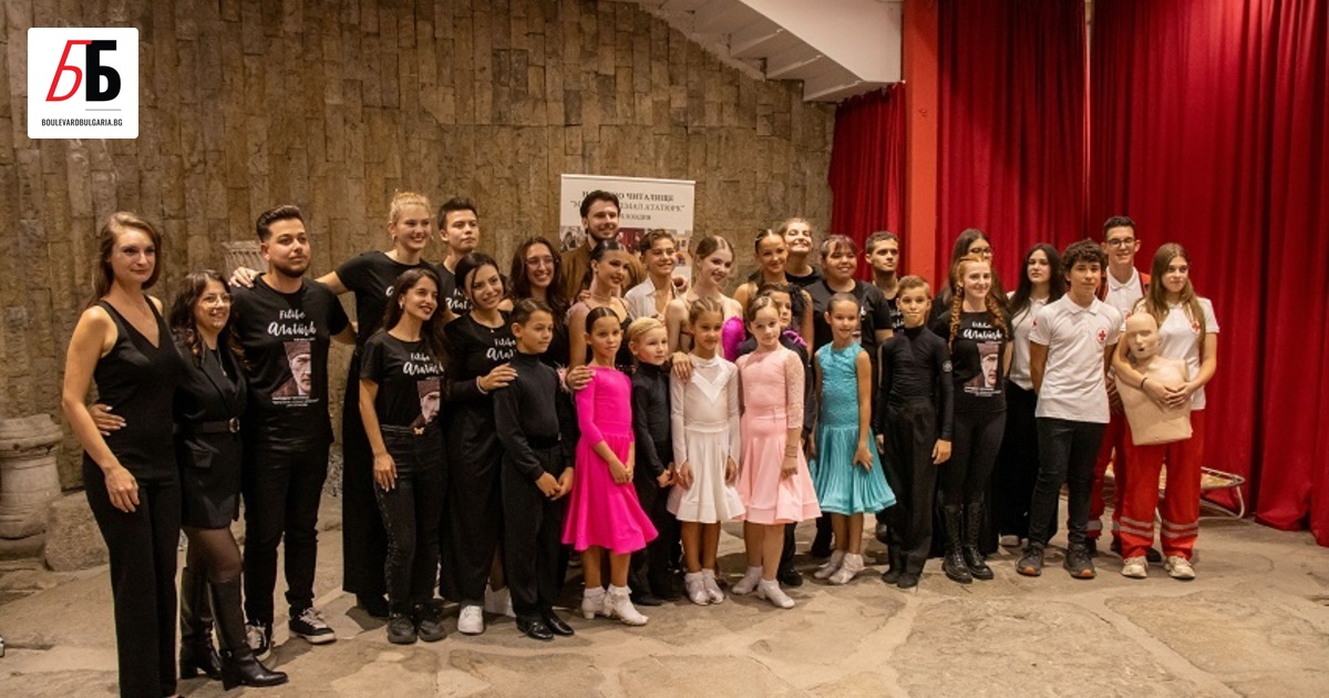 Бурни аплодисменти и препълнени зали.Така преминаха двете представления на спектакъла