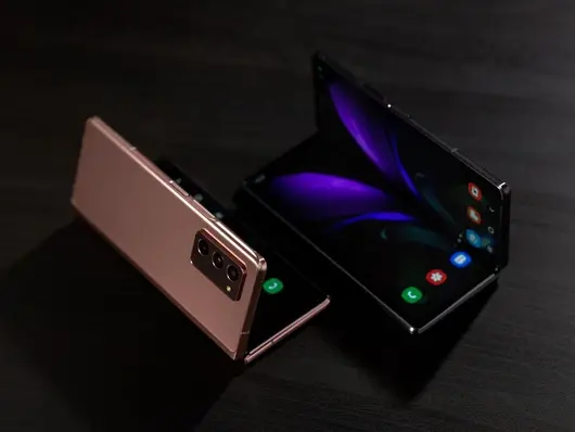 Samsung представи Galaxy Z Fold2 - телефонът, който променя формата на бъдещето