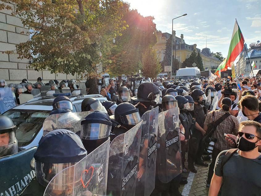 СДВР изгражда пунктове за утрешните протести, ще се проверяват съмнителни лица