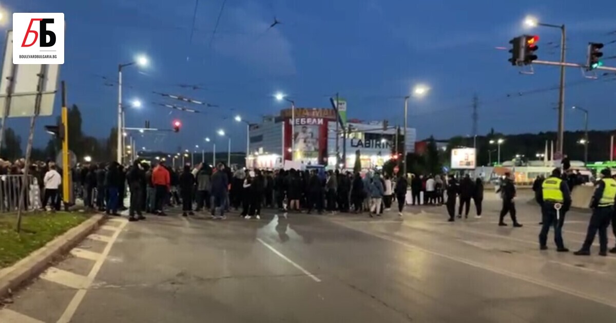 Жители на столичния квартал Люлин излязоха на протест заради кризата