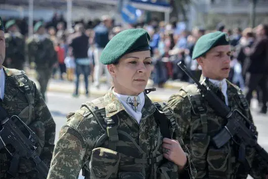От 2026 г. жените в Гърция ще могат да служат доброволно в армията