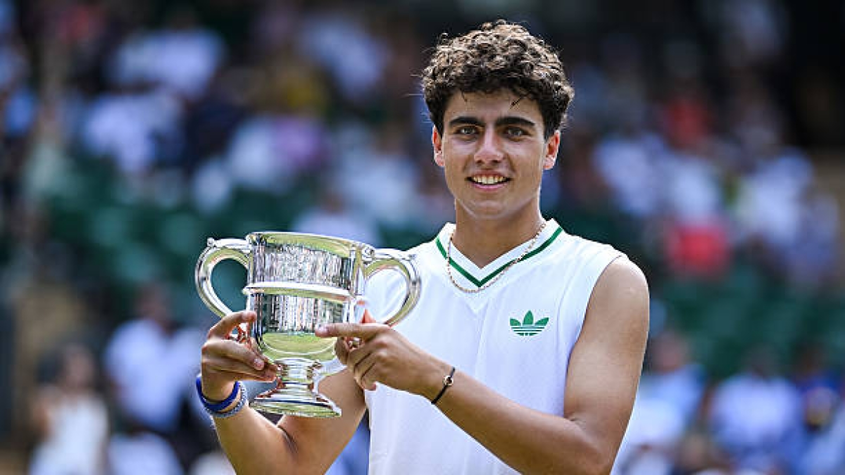 Иван Иванов