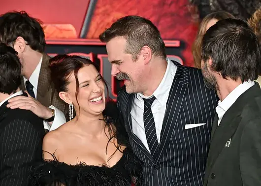 Мили Боби Браун и Дейвид Харбър стопиха ледовете след слуховете за конфликт