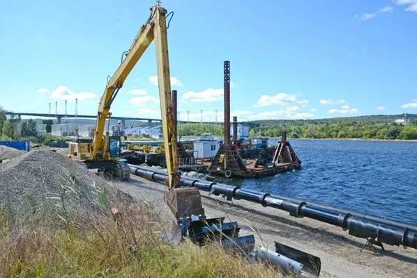Кораб размести тръбопровода под Варненското езеро и предизвика ново замърсяване