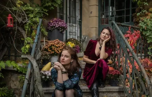 Интервю на „Вайръл стихове за секс и драма“ със същите