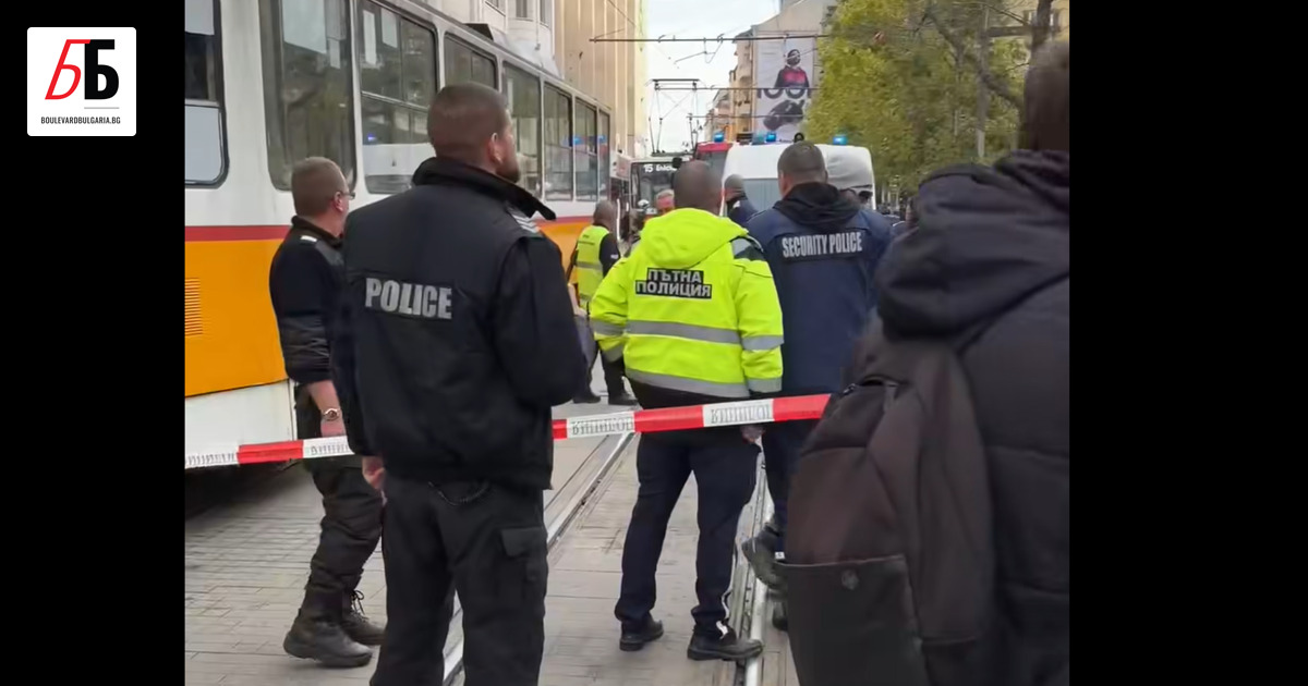 Младо момиче е било блъснато от трамвай, движещ се по