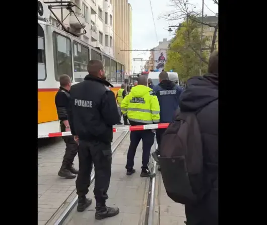 Трамвай е блъснал младо момиче в центъра на София