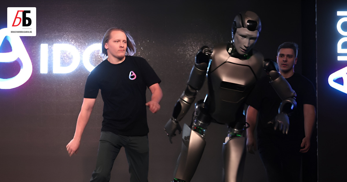 Първата публична демонстрация на руския хуманоиден робот AIDOL се превърна