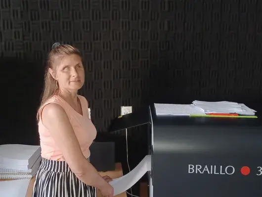 Първият брайлов учебник по английски език у нас дава шанс за професионална реализация на незрящи младежи