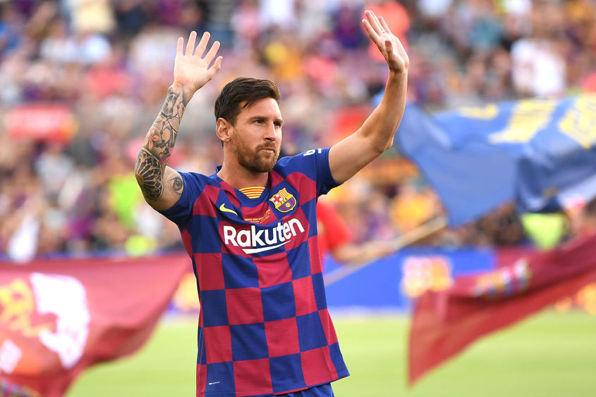 Всички говорят за Меси: Кой печели от решението му да остане в "Барселона"?