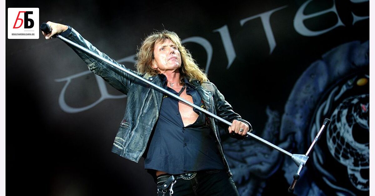 Три албума с легендарните Deep Purple, 13 с Whitesnake -