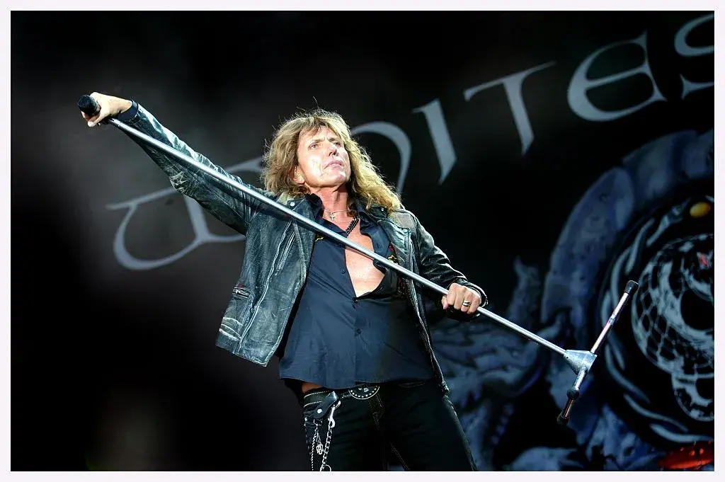 Дейвид Ковърдейл отряза "лъвската перука" и слиза от сцената на 74 години