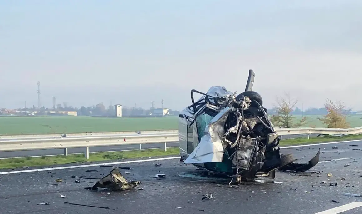 Трима души загинаха при тежка катастрофа, която затвори магистрала "Тракия"  (Обновена)