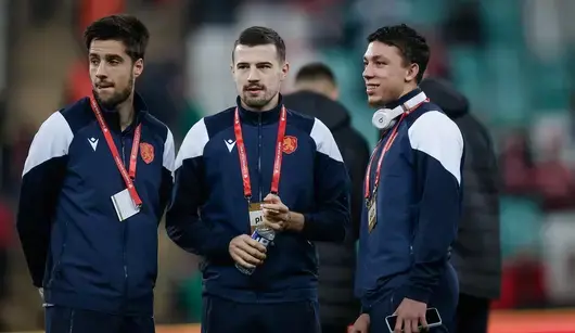 Не са смешни те. Смешни сме ние