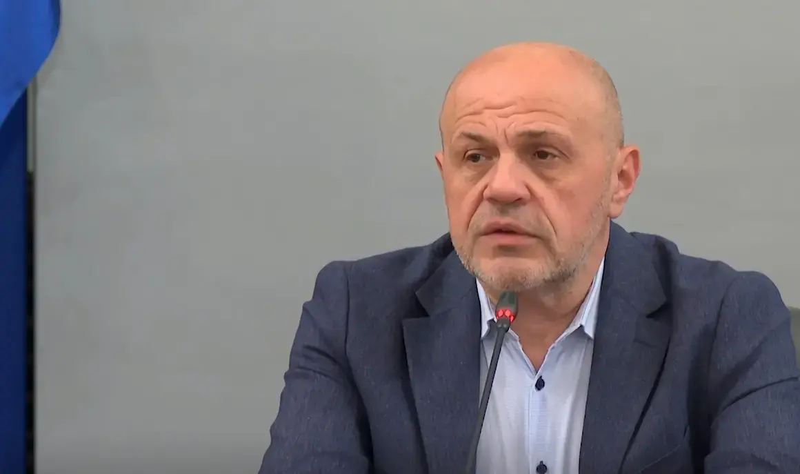 Вицепремиерът Томислав Дончев също ще одобрява евентуална продажба на "Лукойл" освен ДАНС