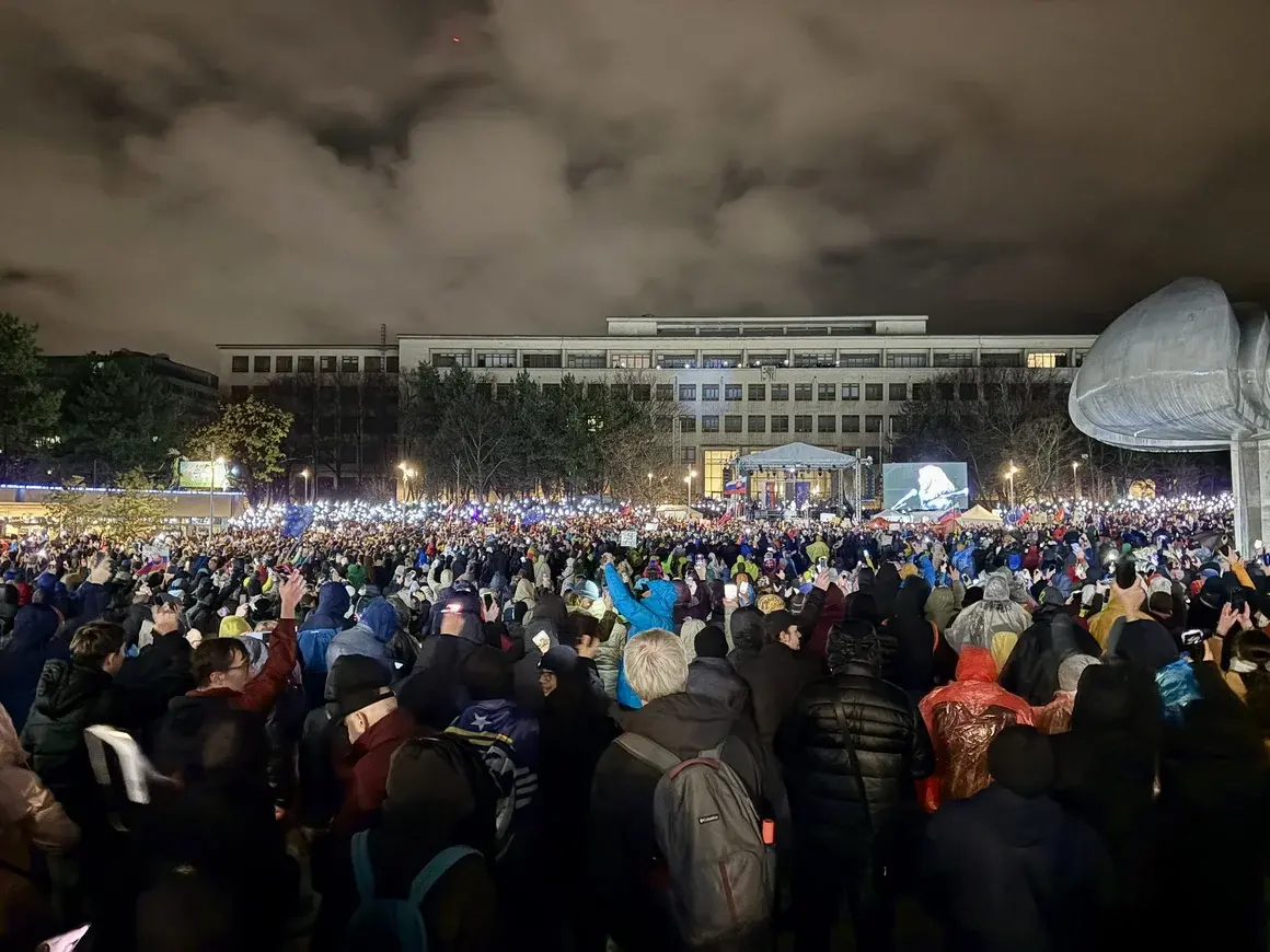 Хиляди излязоха на протести в Словакия срещу проруския  премиер Роберт Фицо 